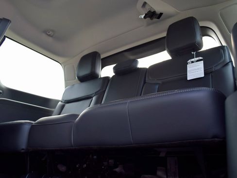 New 2025 Ford Expedition Platinum w/ Driver's Package image 21