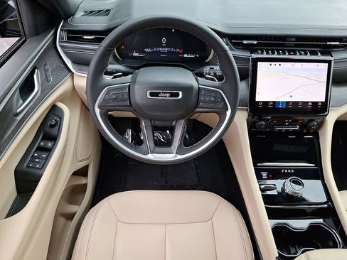 Used 2023 Jeep Grand Cherokee L Limited AWD/4WD image 13