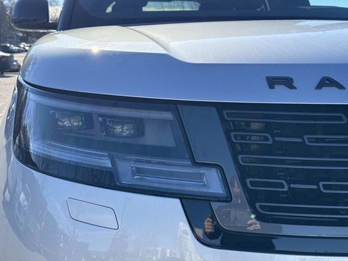 New 2025 Land Rover Range Rover SE image 19