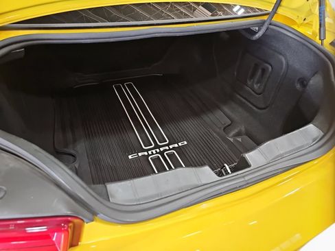 Used 2017 Chevrolet Camaro LT RWD image 21