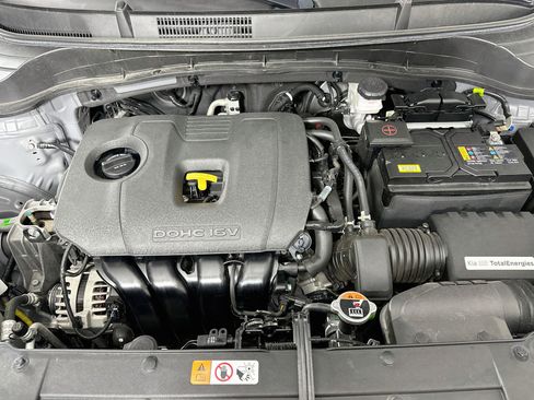 Used 2025 Kia Soul LX w/ LX Technology Package FWD image 31