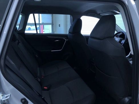 Used 2025 Toyota RAV4 XLE image 22