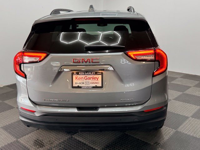 Used 2023 GMC Terrain SLE w/ Driver Convenience Package AWD/4WD image 10