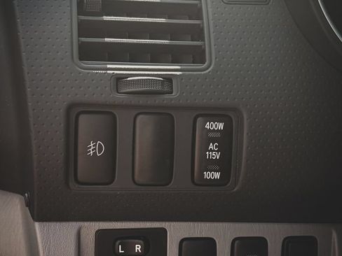 Used 2011 Toyota Tacoma 4x4 Double Cab w/ TRD Sport Pkg image 5