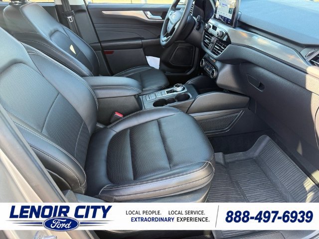 Certified 2022 Ford Escape Titanium w/ Class II Trailer Tow Package FWD image 13