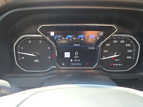Used 2022 GMC Sierra 2500 Denali w/ Denali Black Diamond Edition AWD/4WD image 10