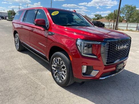 Used 2023 GMC Yukon XL Denali Ultimate AWD/4WD image 8