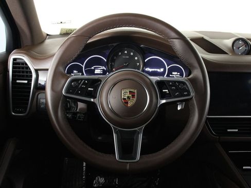 Certified 2023 Porsche Cayenne S AWD/4WD image 12