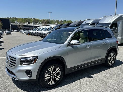 Certified 2025 Mercedes-Benz GLB 250 image 4