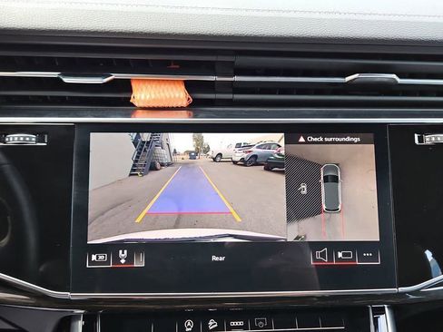 Used 2025 Audi Q7 3.0T Premium Plus image 16