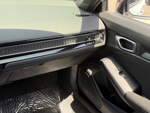 Used 2024 Honda Civic Sport image 17