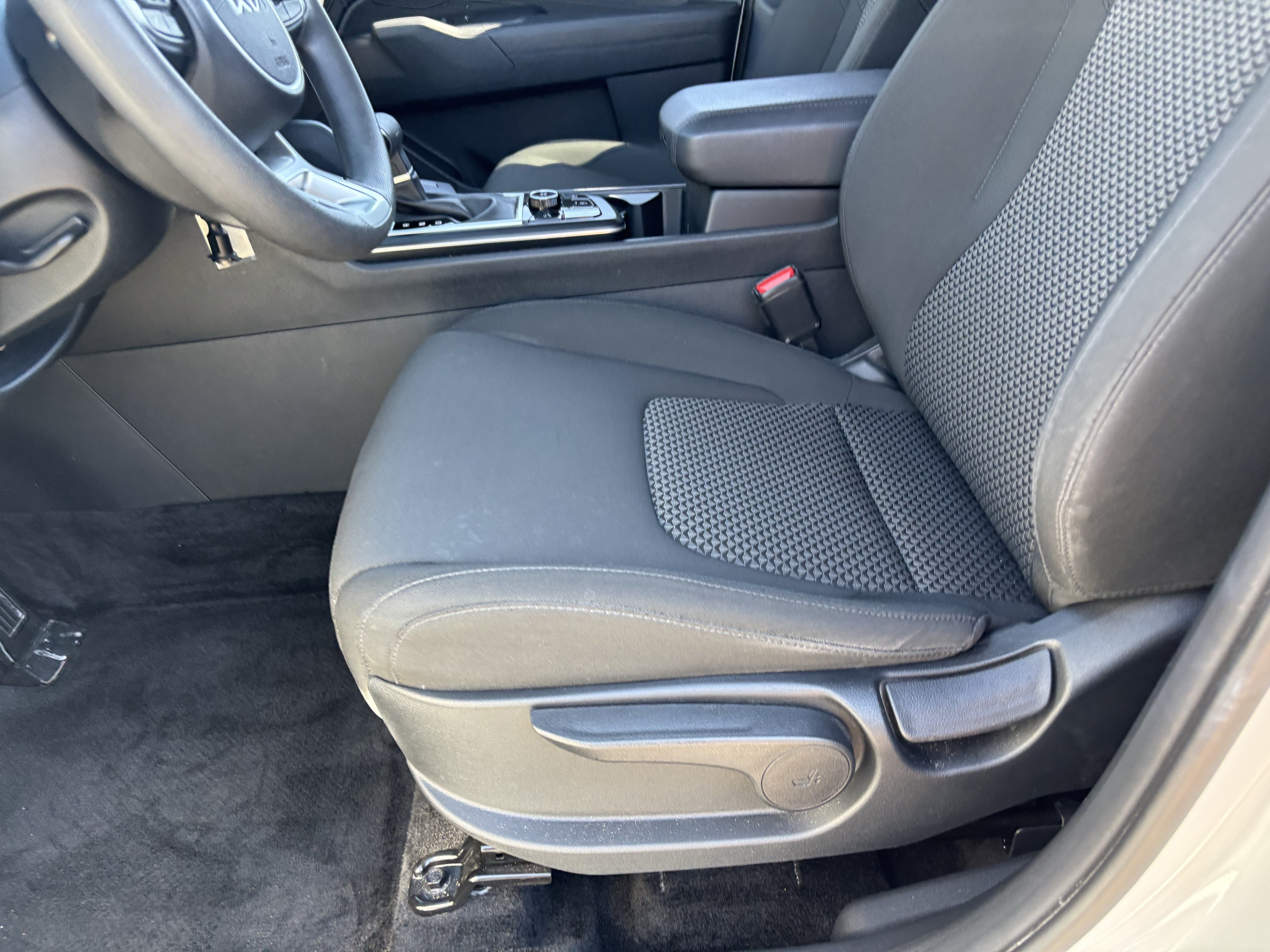 Certified 2025 Kia Sportage LX FWD image 18
