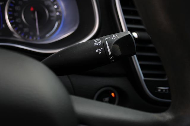 Used 2015 Chrysler 200 Limited FWD image 6
