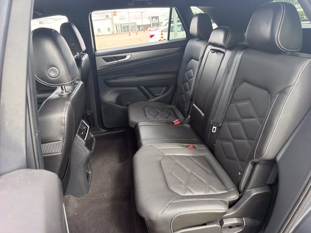 Certified 2024 Volkswagen Atlas Cross Sport SE AWD/4WD image 21