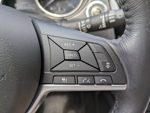 Used 2018 Nissan Rogue Sport SL w/ SL Premium Package FWD image 28