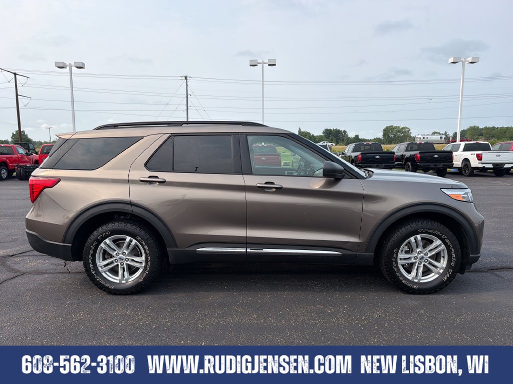 Used 2021 Ford Explorer XLT w/ Equipment Group 202A AWD/4WD image 6