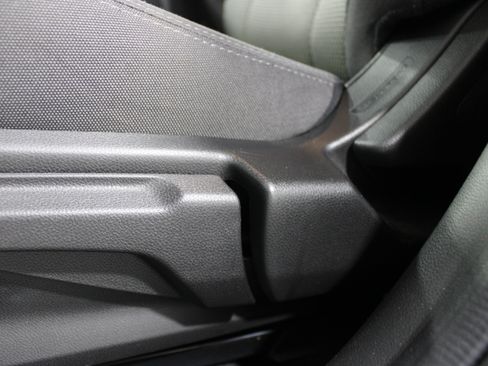 Used 2024 Subaru Crosstrek 2.0i Premium image 4