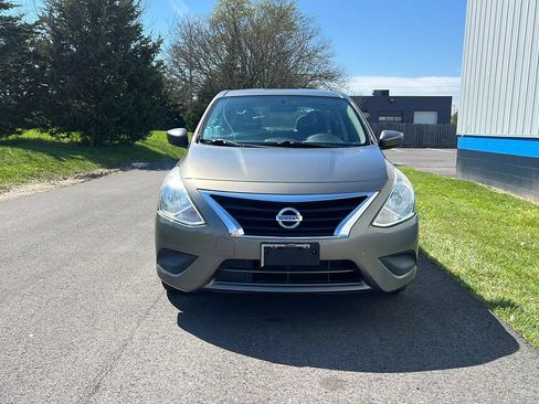 Used 2016 Nissan Versa SV FWD image 2