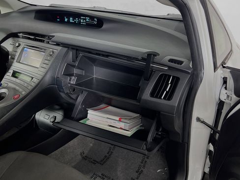 Used 2014 Toyota Prius Two image 33