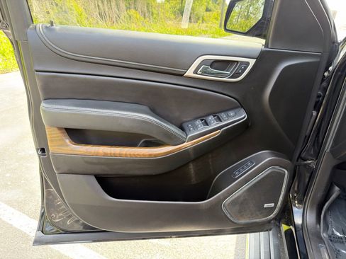Used 2019 GMC Yukon Denali w/ Denali Ultimate Package AWD/4WD image 12