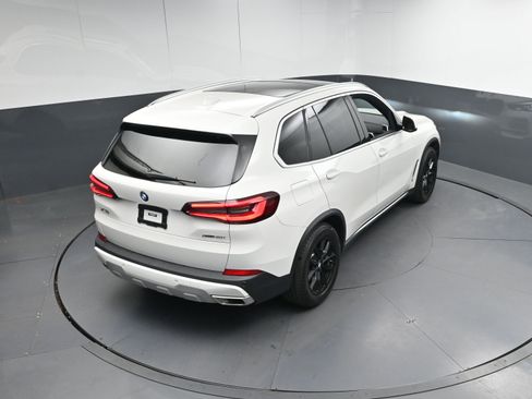 Used 2023 BMW X5 xDrive40i w/ Premium Package image 34