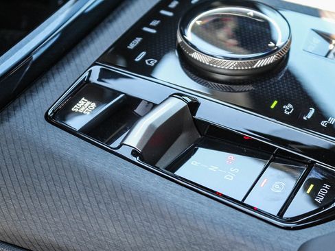 Used 2025 BMW X3 xDrive30i w/ Premium Package image 19