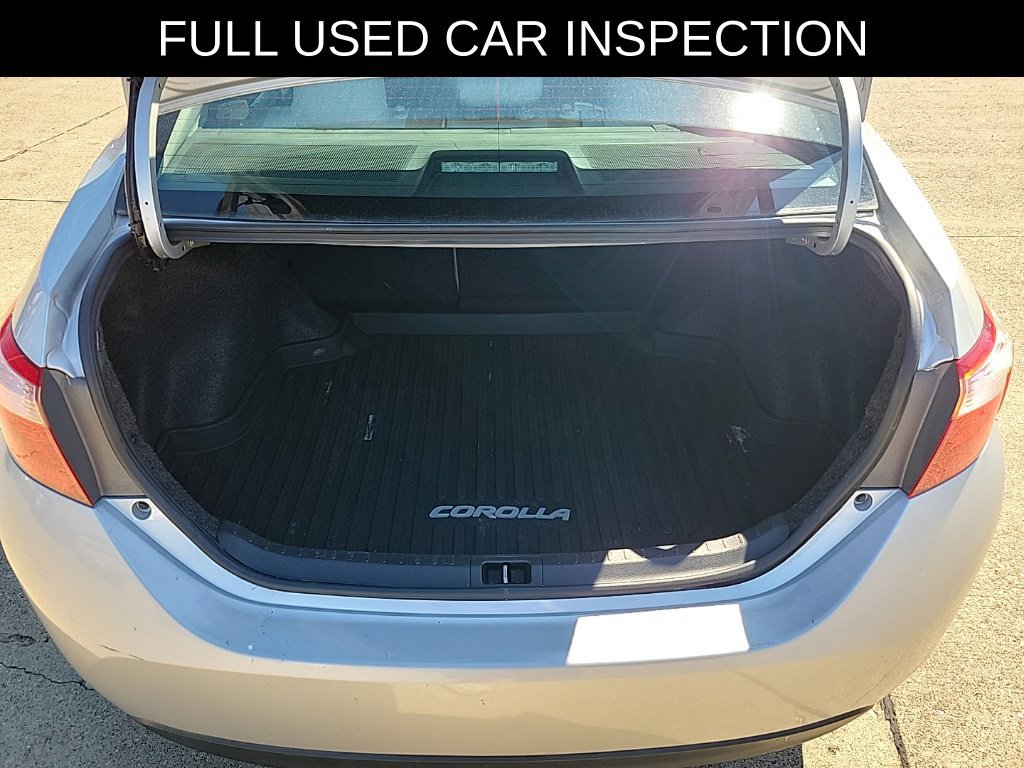 Used 2017 Toyota Corolla LE FWD image 6