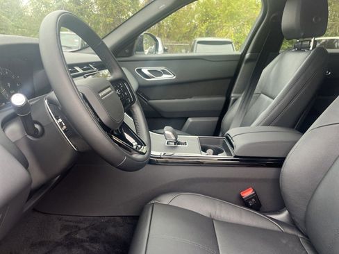 Used 2025 Land Rover Range Rover Velar Dynamic SE image 4