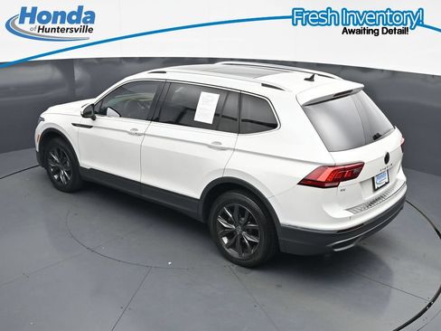 Used 2023 Volkswagen Tiguan SE w/ Panoramic Sunroof Package FWD image 22