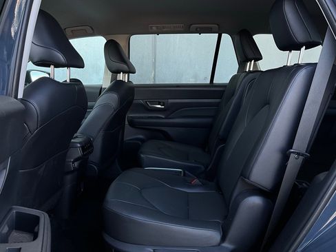 Used 2025 Toyota Grand Highlander FWD image 12