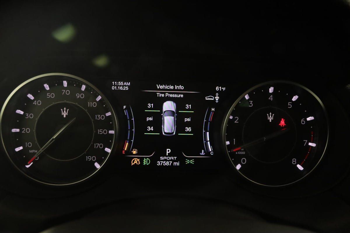 Used 2022 Maserati Levante Modena AWD/4WD image 17