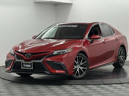 Certified 2022 Toyota Camry SE image 2