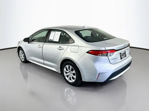 Used 2022 Toyota Corolla LE FWD image 5