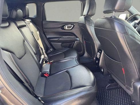 Used 2023 Jeep Compass Trailhawk image 11