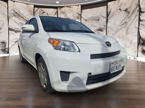 Used 2010 Scion xD image 3