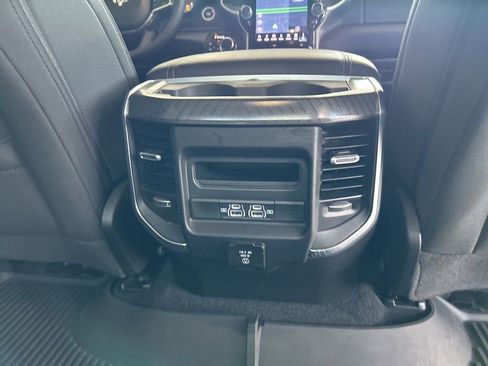 Used 2025 RAM 1500 Big Horn AWD/4WD image 33