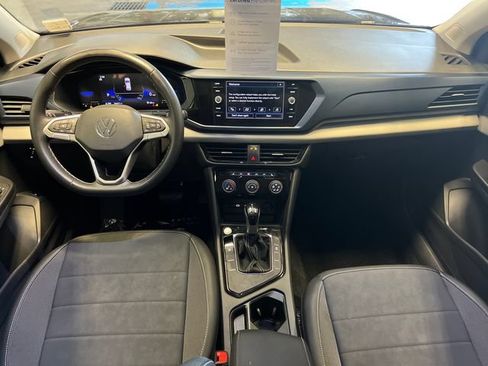 Certified 2023 Volkswagen Taos SE FWD image 18