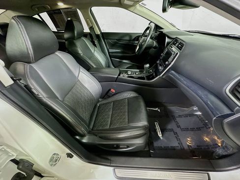 Used 2022 Nissan Maxima Platinum w/ Sport Mat Group FWD image 11
