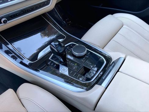 Used 2021 BMW X5 xDrive40i w/ Premium Package image 16
