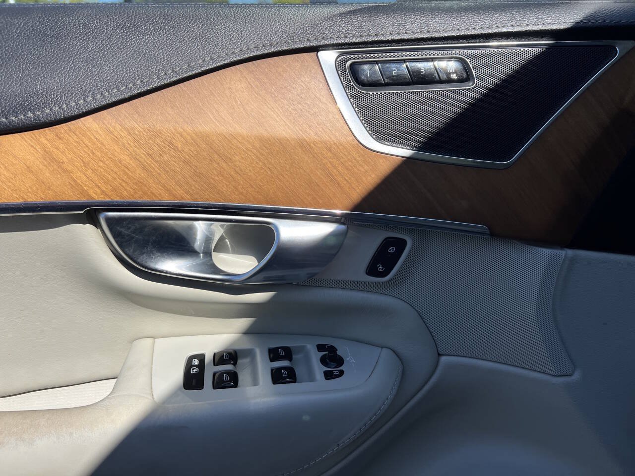 Used 2018 Volvo XC90 T6 Inscription w/ Convenience Package AWD/4WD image 10