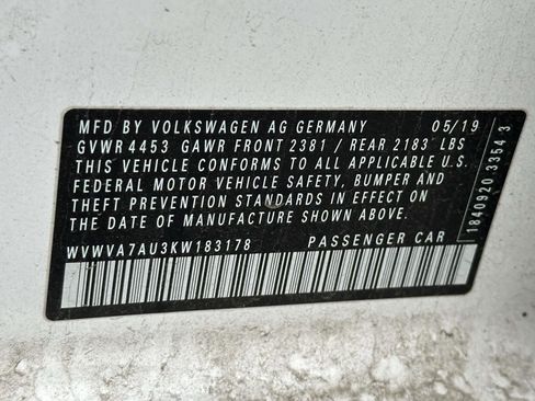 Used 2019 Volkswagen Golf R 4-Door image 11