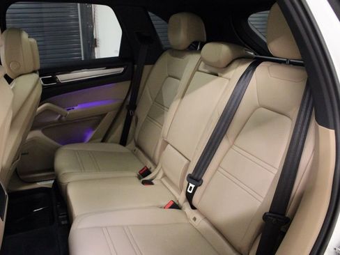 Certified 2019 Porsche Cayenne E-Hybrid image 29