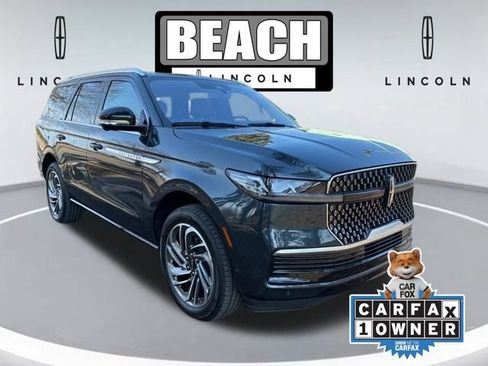 Certified 2025 Lincoln Navigator Reserve AWD/4WD image 1
