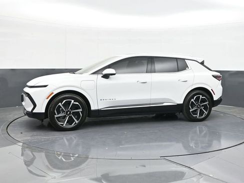 New 2025 Chevrolet Equinox EV LT image 8