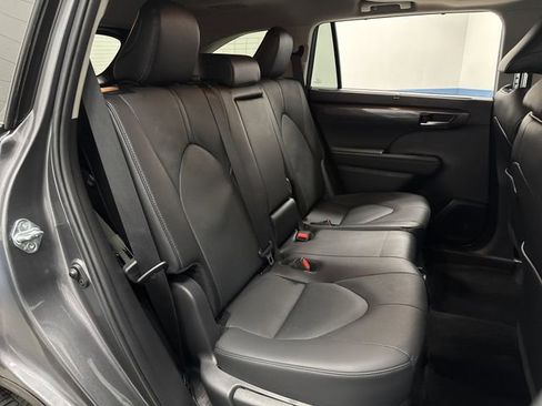Used 2024 Toyota Highlander Limited image 31