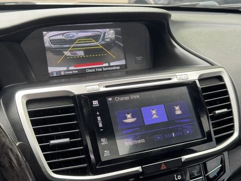 Used 2017 Honda Accord Touring image 35