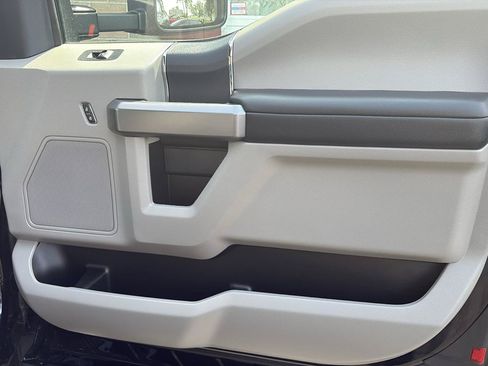 Used 2022 Ford F550 4x4 SuperCab Super Duty w/ XLT Value Package image 14