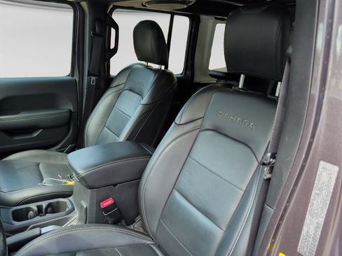 Used 2021 Jeep Wrangler Unlimited Sahara AWD/4WD image 17