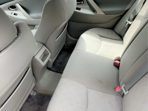 Used 2011 Toyota Camry SE w/ SE Extra-Value Pkg #1 FWD image 8