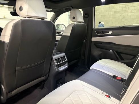 New 2026 Volkswagen Atlas Cross Sport SEL Premium R-Line AWD/4WD image 11